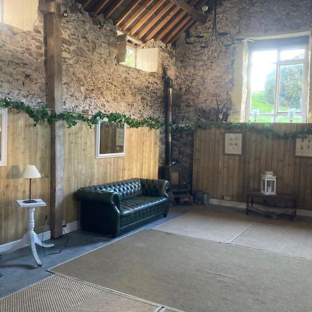 מולד Penbedw Uchaf Estate - Rural Retreats, Tennis מראה חיצוני תמונה