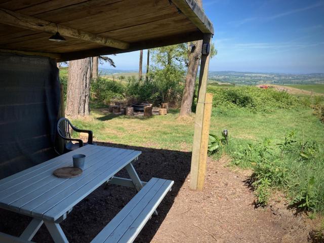 מולד Penbedw Uchaf Estate - Rural Retreats, Tennis מראה חיצוני תמונה